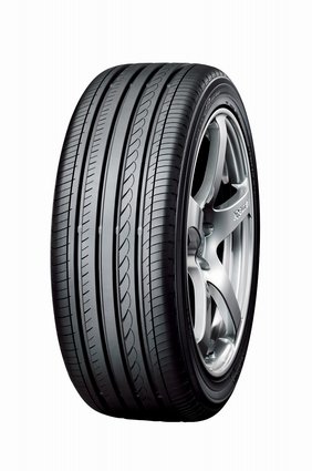 ADVAN dB V551 * The tyre shown in photo differs in size from those installed on the new Odyssey. (wheel shown is not standard equipment)