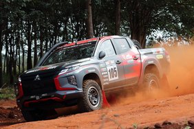 GEOLANDAR-ral szerelt jármű amely megnyerte az összesített Asia Cross Country Rally 2022-t