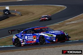 [Translate to Spanish:] Realize Nissan Automobile Technical College GT-R on its way to 3rd place finish in the GT300 class